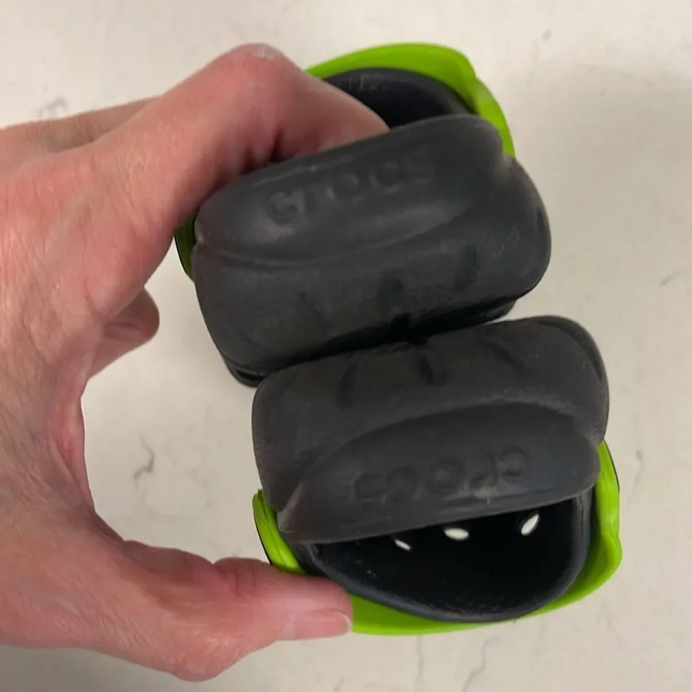 Crocs KIDS' SWIFTWATER™ CLOG Kids Black and Green Clogs Size 6